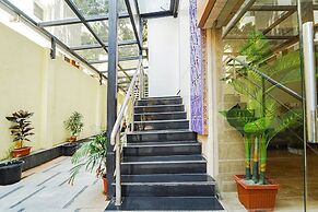 Fabhotel Stayz Inn Us Consulate