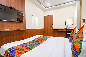 Fabhotel Stayz Inn Us Consulate