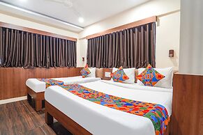 Fabhotel Stayz Inn Us Consulate