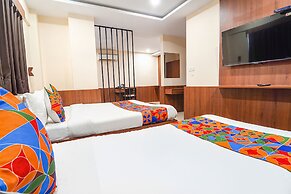 Fabhotel Stayz Inn Us Consulate