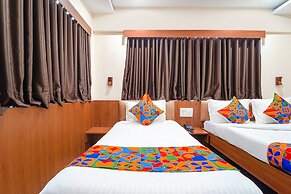 Fabhotel Stayz Inn Us Consulate