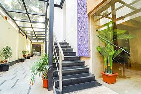 Fabhotel Stayz Inn Us Consulate