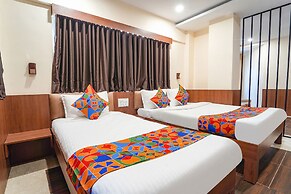 Fabhotel Stayz Inn Us Consulate