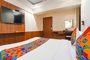 Fabhotel Stayz Inn Us Consulate