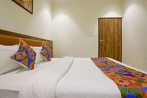 Fabhotel Moonlite Residency