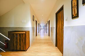 Fabhotel Moonlite Residency