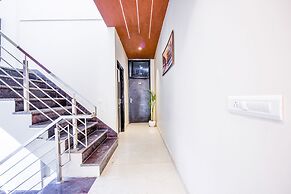 Fabhotel Royal Regency I