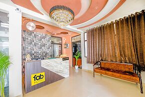 Fabhotel Royal Regency I