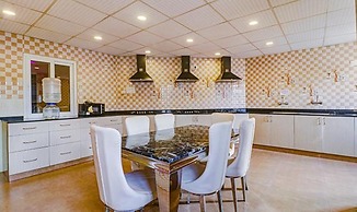 Fabhotel Turning Point