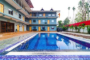 Fabhotel Roadside Inn