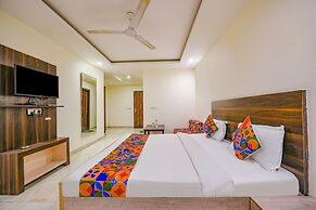 Fabhotel Laxmi Palace