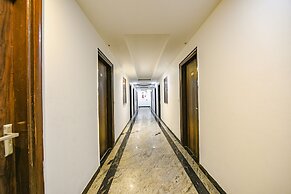 Fabhotel Laxmi Palace