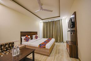 Fabhotel Laxmi Palace