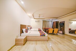 Fabhotel Laxmi Palace