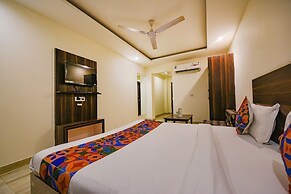 Fabhotel Laxmi Palace