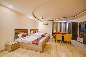 Fabhotel Laxmi Palace