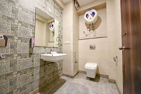 Fabhotel Laxmi Palace