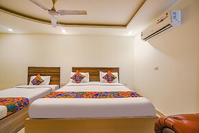 Fabhotel Laxmi Palace