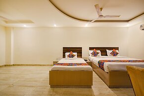 Fabhotel Laxmi Palace