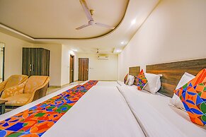 Fabhotel Laxmi Palace