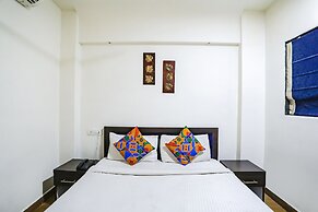 Fabhotel Leo