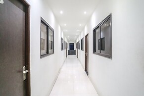 Fabhotel Leo