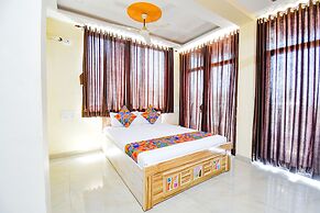 Fabexpress Prajakta Holiday Inn