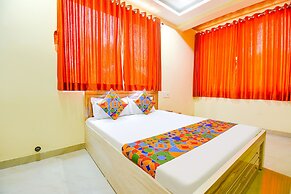 Fabexpress Prajakta Holiday Inn