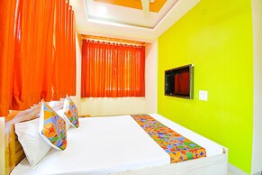 Fabexpress Prajakta Holiday Inn