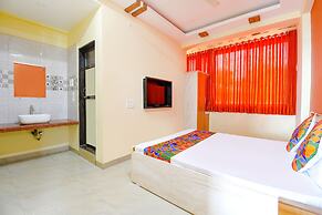 Fabexpress Prajakta Holiday Inn