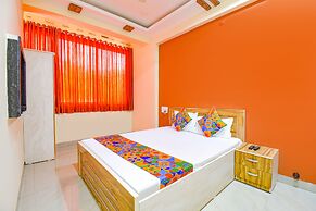 Fabexpress Prajakta Holiday Inn