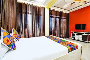 Fabexpress Prajakta Holiday Inn