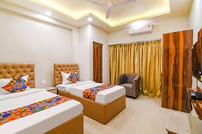 Fabhotel The Luxurie International