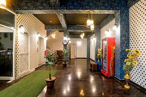 Fabhotel Dream Palace