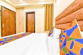 Fabhotel Pacific Inn