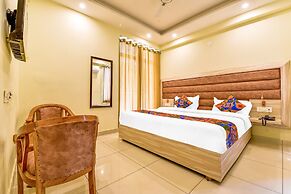 Fabhotel Pacific Inn