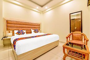 Fabhotel Pacific Inn