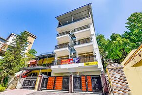 Fabhotel Pacific Inn