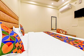 Fabhotel Pacific Inn