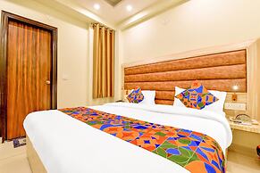 Fabhotel Pacific Inn