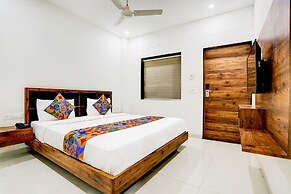 Fabhotel Maa Gayatri