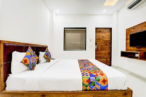 Fabhotel Maa Gayatri