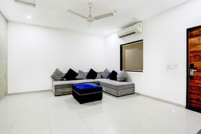 Fabhotel Maa Gayatri