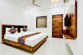 Fabhotel Maa Gayatri