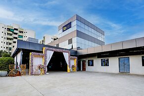 Fabhotel Maa Gayatri