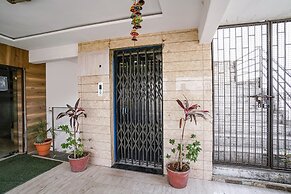 Fabhotel Ratna Palace