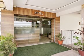Fabhotel Ratna Palace