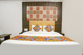 Fabhotel Ratna Palace