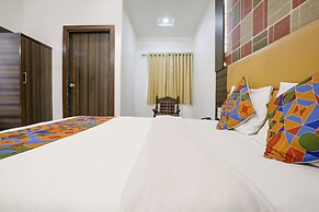 Fabhotel Ratna Palace