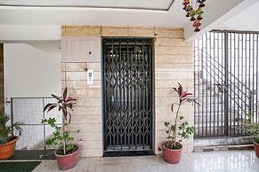 Fabhotel Ratna Palace